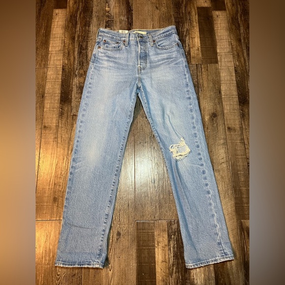 Levi’s Wedgie Straight High Rise Ripped Denim Jean Women’s Size 26 NWT - Picture 2 of 7